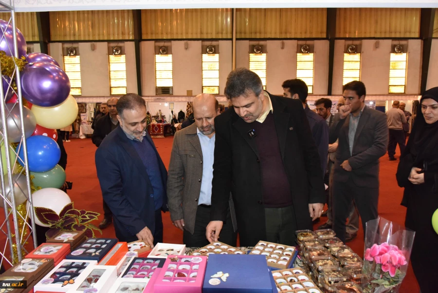 آیین رونمایی از هفتمین بازارچه دانشجویی با حضور رئیس دانشگاه فنی و حرفه‌ای 18