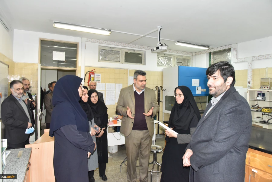 بازدید خانم دکتر حق‌جوی جوانمرد، رئیس مرکز توسعه فناوری‌های راهبردی معاونت علمی، فناوری و اقتصاد دانش‌بنیان ریاست جمهوری و دکتر محمدعلی‌نژاد، معاون فناوری و نوآوری وزیر علوم از کارگاه‌ها، تجهیزات و امکانات آموزشی دانشکده فنی و حرفه‌ای ولی عصر (عج) 8