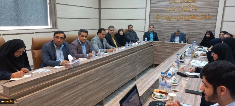 برگزاری کارگاه آموزشی سامانه ارزیابی عملکرد منابع انسانی دانشگاه با حضور معاونین، مدیران کل و معاونین مربوطه
 2