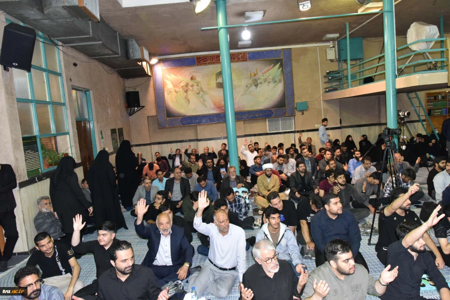 در آستانه فرارسیدن سالگرد رحلت بنیان‌گذار انقلاب اسلامی؛

حضور دانشگاهیان دانشگاه فنی و حرفه‌ای در حسینیه جماران 12