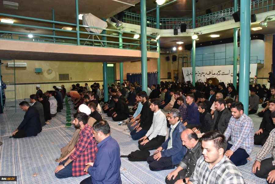 در آستانه فرارسیدن سالگرد رحلت بنیان‌گذار انقلاب اسلامی؛

حضور دانشگاهیان دانشگاه فنی و حرفه‌ای در حسینیه جماران 15