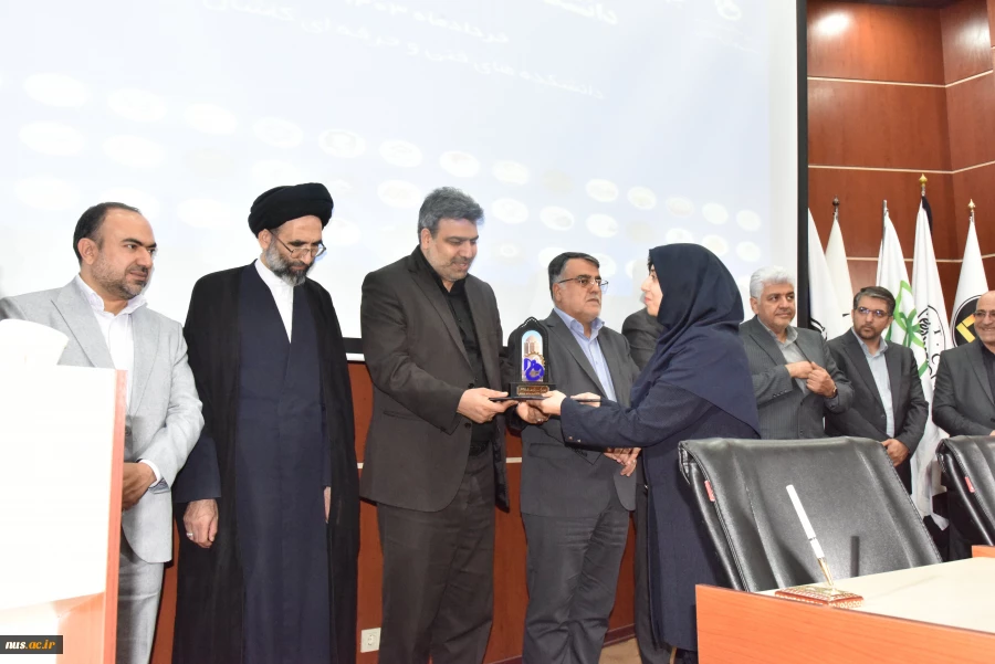 چهارمین کنسرسیوم تخصصی مهارت‌آموزی و اشتغال دانشجویان در راستای هدفمندی مهارت‌ها و اشتغال فارغ‌التحصیلان دانشگاه فنی و حرفه‌ای در کاشان برگزار شد 45