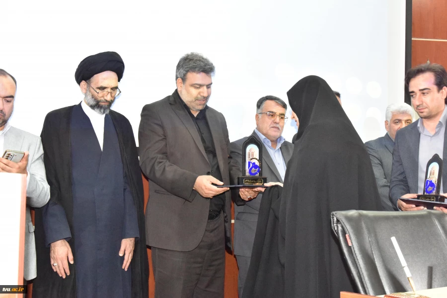 چهارمین کنسرسیوم تخصصی مهارت‌آموزی و اشتغال دانشجویان در راستای هدفمندی مهارت‌ها و اشتغال فارغ‌التحصیلان دانشگاه فنی و حرفه‌ای در کاشان برگزار شد 56