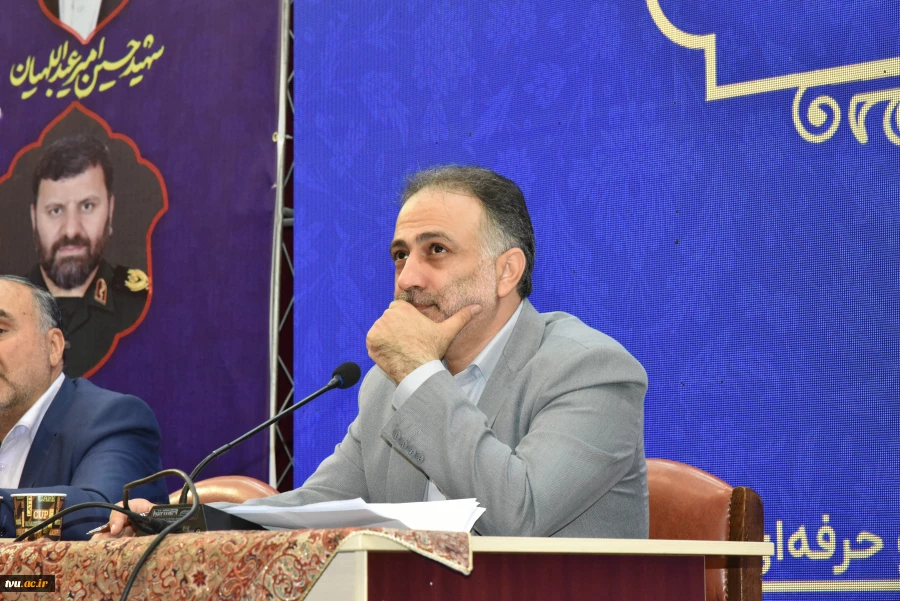 با حضور مدیرکل‌های حوزه ریاست برگزار شد:

تشریح سیاست‌ها و برنامه‌های حوزه ریاست در اولین پنل تخصصی اجلاس سراسری رؤسای دانشکده‌ها و آموزشکده‌های دانشگاه فنی و حرفه‌ای 3