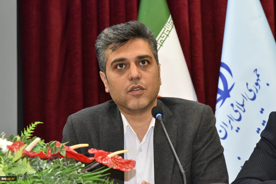 با حضور معاون اداری، مالی و مدیریت منابع و مدیران‌کل این حوزه برگزار شد:

تشریح و تبیین سیاست‌ها و برنامه‌های معاون اداری، مالی و مدیریت منابع در سومین پنل تخصصی اجلاس سراسری رؤسای دانشکده‌ها و آموزشکده‌های دانشگاه فنی و حرفه‌ای 3