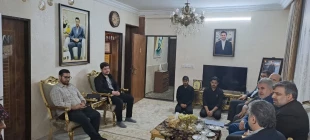 دیدار رئیس دانشگاه ملی مهارت به همراه رییس سازمان بسیج اساتید کشور با خانواده های شهدای امنیت دانیال رضا زاده وحسین زینال زاده 4