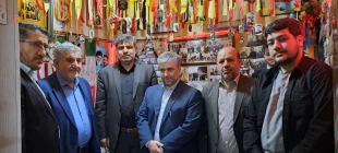 دیدار رئیس دانشگاه ملی مهارت به همراه رییس سازمان بسیج اساتید کشور با خانواده های شهدای امنیت دانیال رضا زاده وحسین زینال زاده 6