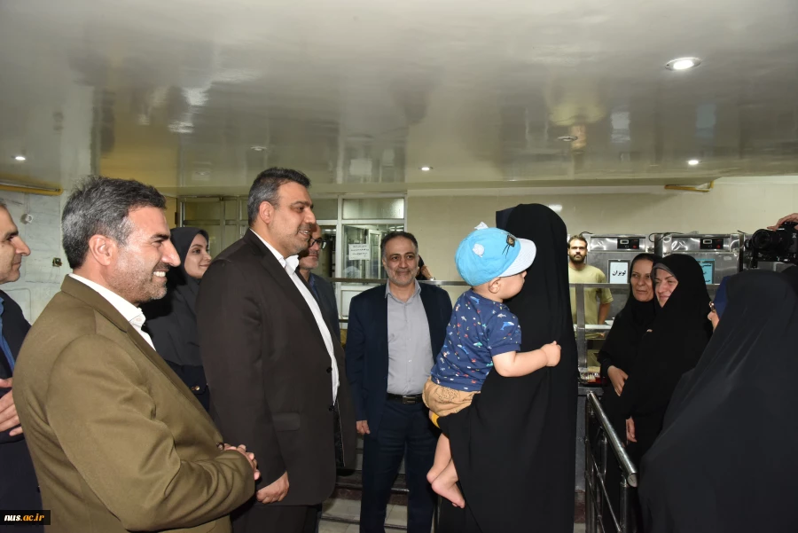 بازدید سرزده رئیس دانشگاه ملی مهارت از مسابقات ورزشی کارکنان دانشگاه در دانشکده ملی مهارت شریعتی 6