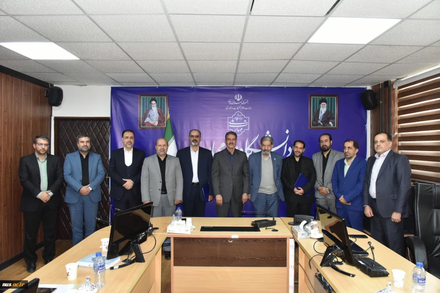 دکتر غلامرضا زمانی، طی حکمی سرپرست معاونت اداری، مالی و مدیریت منابع دانشگاه  را منصوب کرد:

آقای مجید قادری رهقی به عنوان سرپرست معاونت اداری، مالی و مدیریت منابع دانشگاه منصوب شد 12