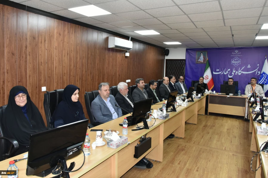 با حضور دکتر خضری، مشاور وزیر و مدیرکل حوزه وزارتی؛

آیین تکریم و معارفه رئیس دانشگاه ملی مهارت برگزار شد 5