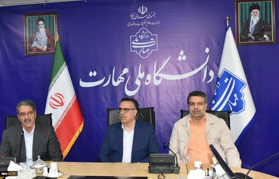 با حضور دکتر خضری، مشاور وزیر و مدیرکل حوزه وزارتی؛

آیین تکریم و معارفه رئیس دانشگاه ملی مهارت برگزار شد 12