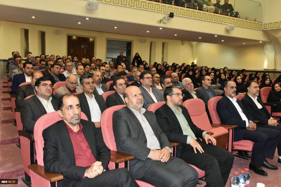 اولین نشست صمیمی سرپرست دانشگاه ملی مهارت با کارکنان سازمان مرکزی 15