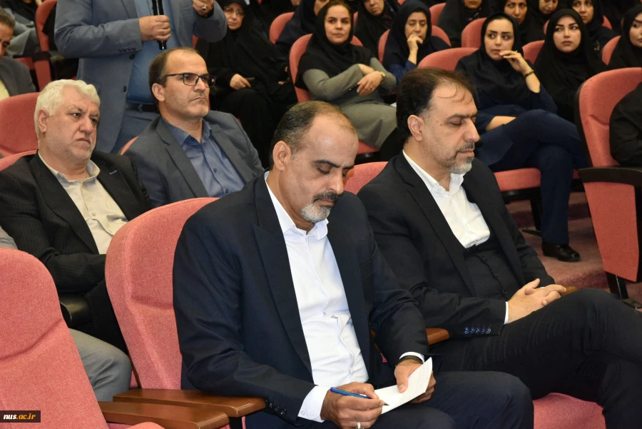 اولین نشست صمیمی سرپرست دانشگاه ملی مهارت با کارکنان سازمان مرکزی 37