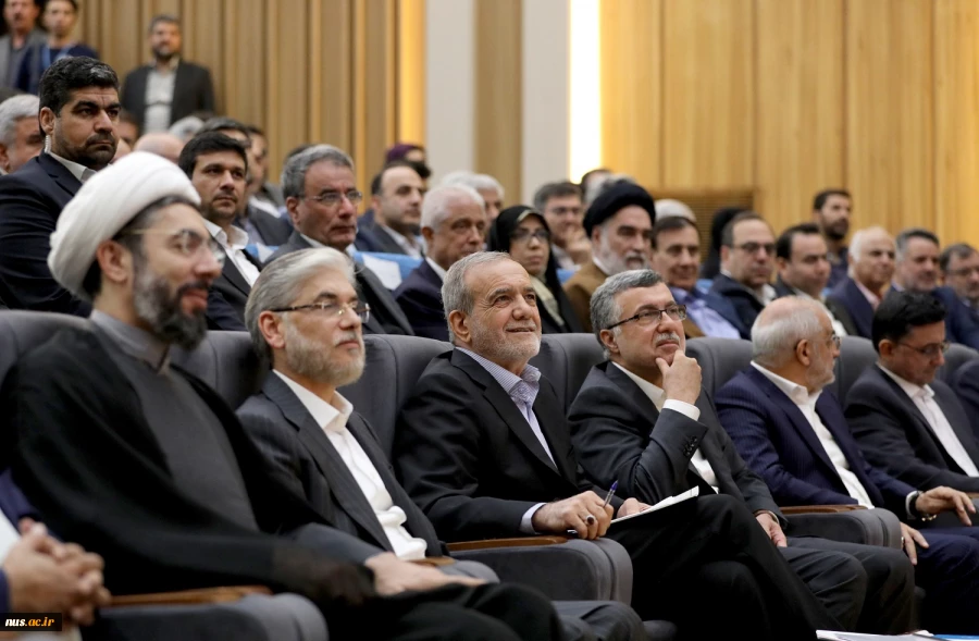 رئیس جمهور در مراسم رسمی آغاز سال تحصیلی به میزبانی دانشگاه تهران:

آنچه از استادان و دانشجویان انتظار داریم این است که برای حل مشکلات کشور به میدان بیایند 5