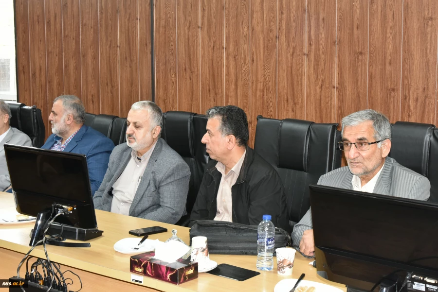 نشست سرپرست دانشگاه ملی مهارت کشور با نمایندگان ایثارگران دانشگاه 8
