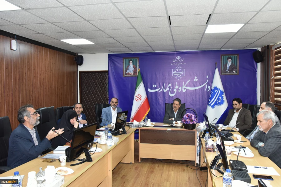 نشست سرپرست دانشگاه ملی مهارت کشور با نمایندگان ایثارگران دانشگاه 14