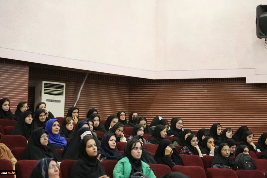 برگزاری محفل انس با قرآن به همت معاونت فرهنگی و دانشجویی دانشگاه ملی‌مهارت با میزبانی دانشکده دکتر شریعتی در هفته قرآن و دانشگاه‌ 5