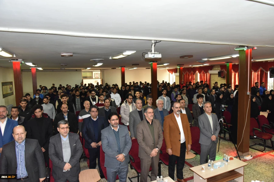 مراسم گرامی‌داشت روز دانشجو با حضور دکتر زمانی، سرپرست دانشگاه ملی مهارت در دانشکده شهید شمسی‌پور تهران برگزار شد 2