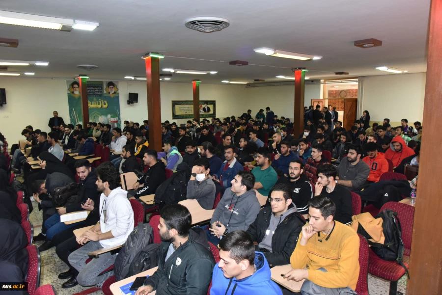 مراسم گرامی‌داشت روز دانشجو با حضور دکتر زمانی، سرپرست دانشگاه ملی مهارت در دانشکده شهید شمسی‌پور تهران برگزار شد 5