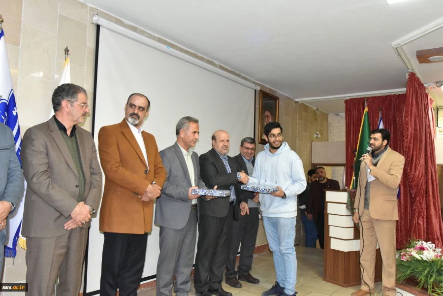 مراسم گرامی‌داشت روز دانشجو با حضور دکتر زمانی، سرپرست دانشگاه ملی مهارت در دانشکده شهید شمسی‌پور تهران برگزار شد 39