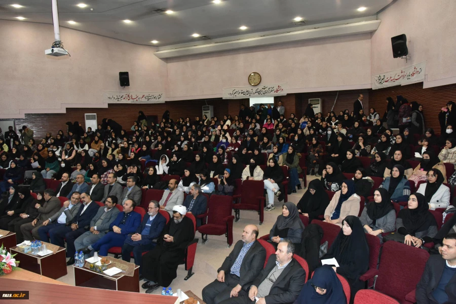 سخنگوی دولت در دانشکده دختران دکتر شریعتی تهران به مناسبت روز دانشجو:

دانشجوی آگاه، مطالبه‌گر و پرنشاط به دانشگاه معنا می‌دهد 24