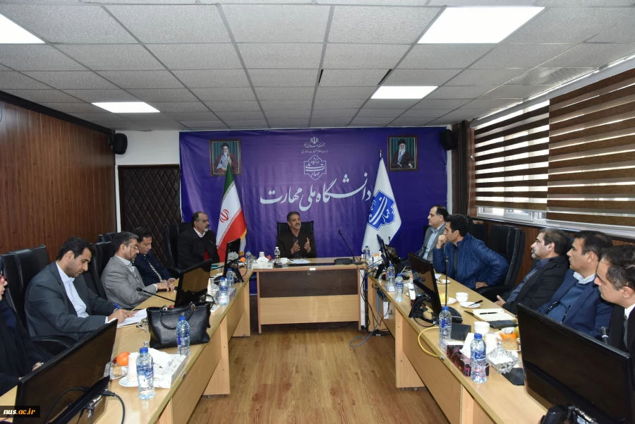 در راستای تکریم استادان بازنشسته دانشگاه‌ها؛

نشست سرپرست دانشگاه ملی مهارت با استادان بازنشسته دانشگاه ملی مهارت 4