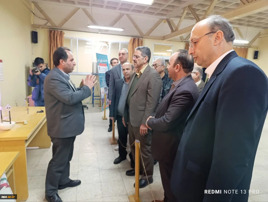بازدید رئیس دانشگاه ملی مهارت از آزمایشگاه ساده سازی مفاهیم فیزیک دانشگاه ملی مهارت استان آذربایجان شرقی 3