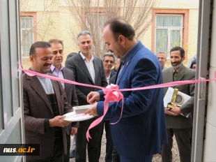همزمان با ایام‌الله دهه فجر، کارگاه سرامیک حضرت زهرا (س) در آموزشکده دختران میبد با حضور سرپرست معاونت پژوهشی دانشگاه ملی مهارت افتتاح شد 3