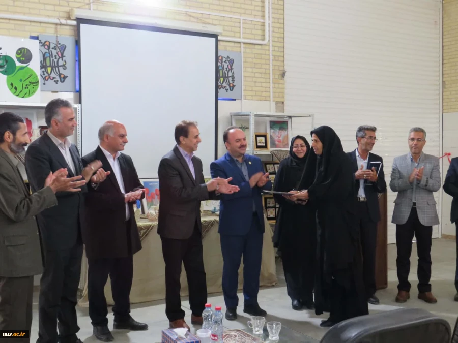 همزمان با ایام‌الله دهه فجر، کارگاه سرامیک حضرت زهرا (س) در آموزشکده دختران میبد با حضور سرپرست معاونت پژوهشی دانشگاه ملی مهارت افتتاح شد 3