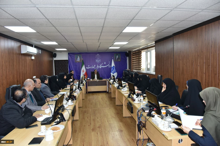 نشست صمیمانه دکتر زمانی
 با کارکنان غیرهیئت علمی سازمان مرکزی
 دانشگاه ملی مهارت 3