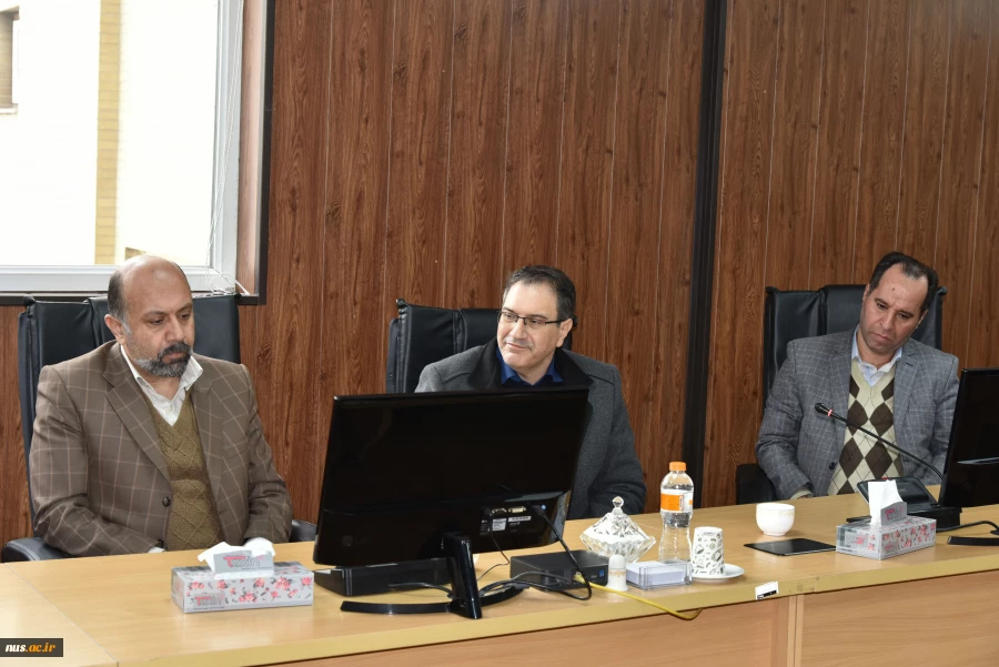 تقدیر نمایندگان اعضای هیئت علمی از رئیس دانشگاه ملی مهارت 2