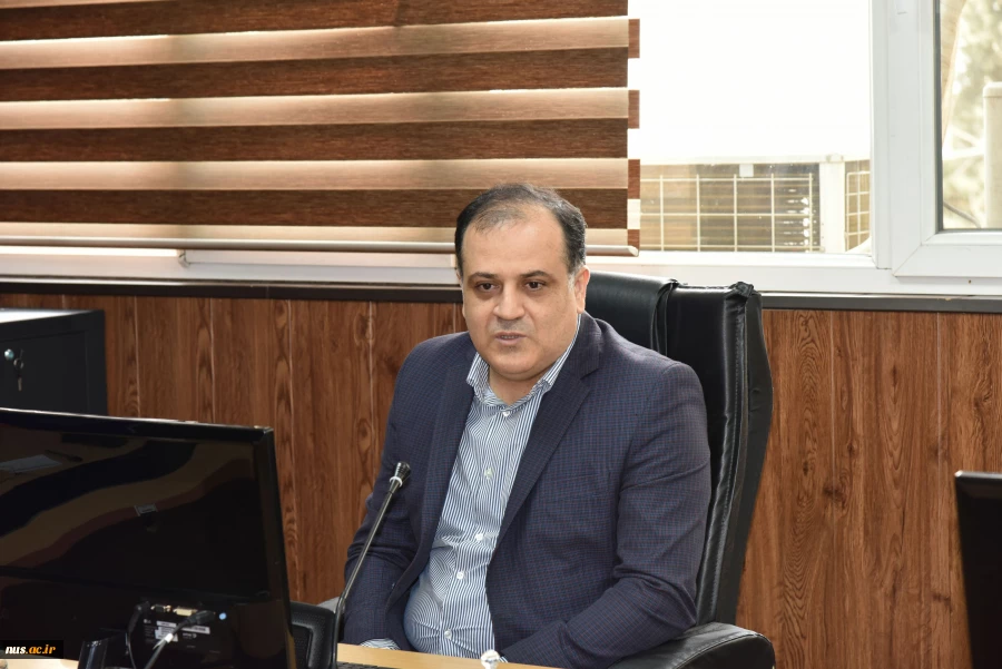 تقدیر نمایندگان اعضای هیئت علمی از رئیس دانشگاه ملی مهارت 4