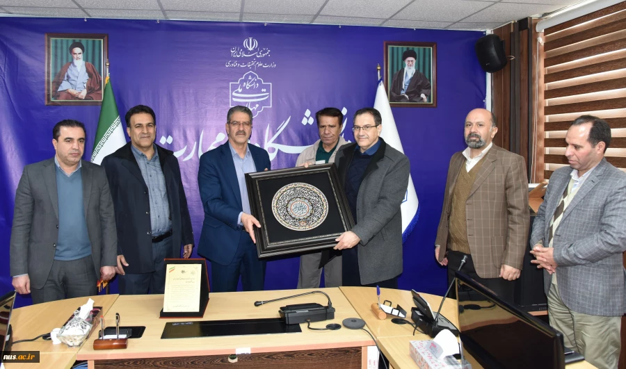 تقدیر نمایندگان اعضای هیئت علمی از رئیس دانشگاه ملی مهارت 15
