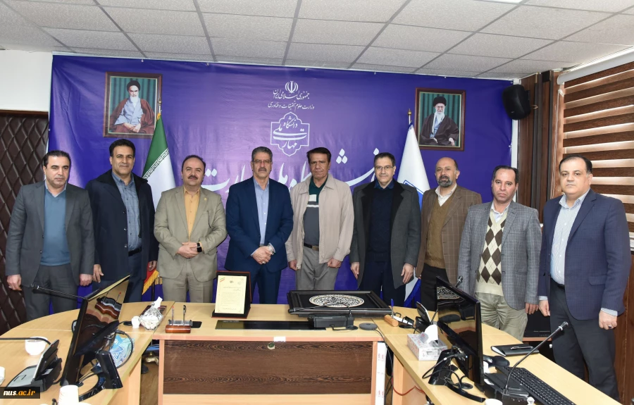 تقدیر نمایندگان اعضای هیئت علمی از رئیس دانشگاه ملی مهارت 16