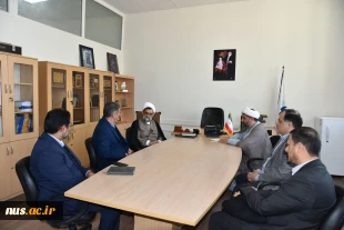 با حضور حجت‌الاسلام و المسلمین دکتر مصطفی رستمی، دکتر زمانی و اعضای هیئت رئیسه دانشگاه برگزار شد:

مراسم معارفه مسئول نهاد نمایندگی مقام معظم رهبری در دانشگاه ملی مهارت 22