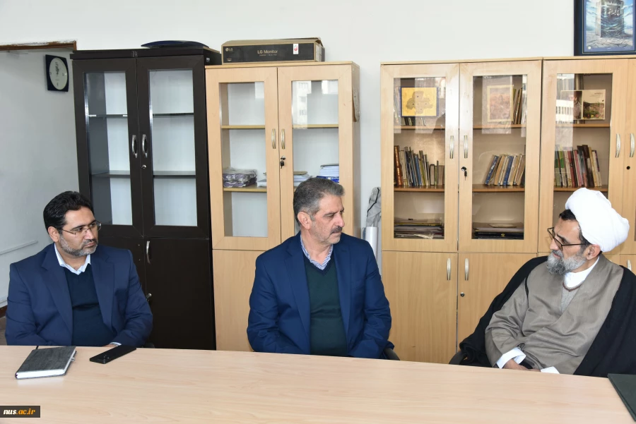 با حضور حجت‌الاسلام و المسلمین دکتر مصطفی رستمی، دکتر زمانی و اعضای هیئت رئیسه دانشگاه برگزار شد:

مراسم معارفه مسئول نهاد نمایندگی مقام معظم رهبری در دانشگاه ملی مهارت 23