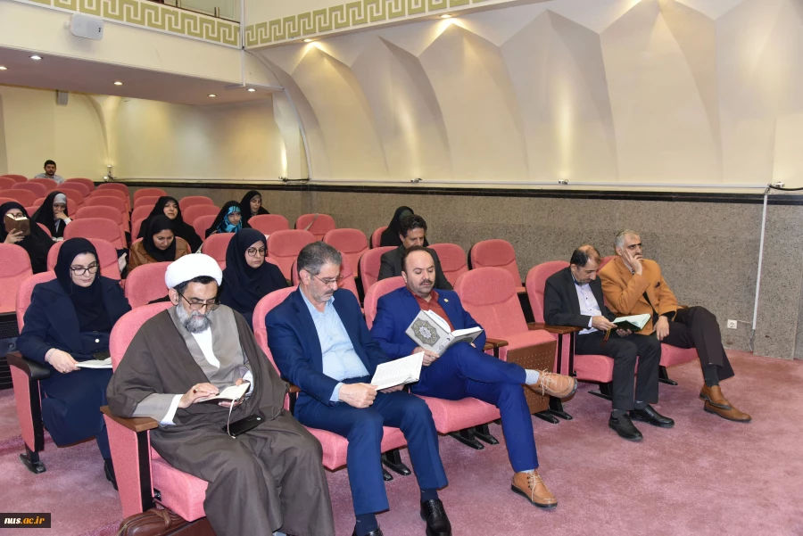 در دهمین روز از ماه مبارک رمضان برگزار شد:

محفل انس با قرآن در دانشگاه ملی مهارت با حضور استادان قرآنی و قاریان بین‌المللی 7