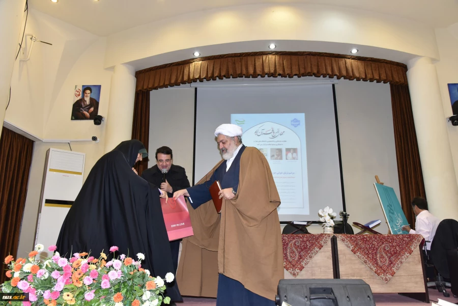 در دهمین روز از ماه مبارک رمضان برگزار شد:

محفل انس با قرآن در دانشگاه ملی مهارت با حضور استادان قرآنی و قاریان بین‌المللی 25