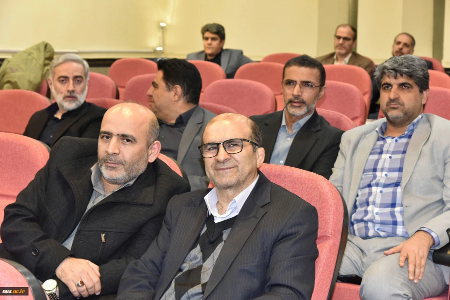 در دهمین روز از ماه مبارک رمضان برگزار شد:

محفل انس با قرآن در دانشگاه ملی مهارت با حضور استادان قرآنی و قاریان بین‌المللی 36