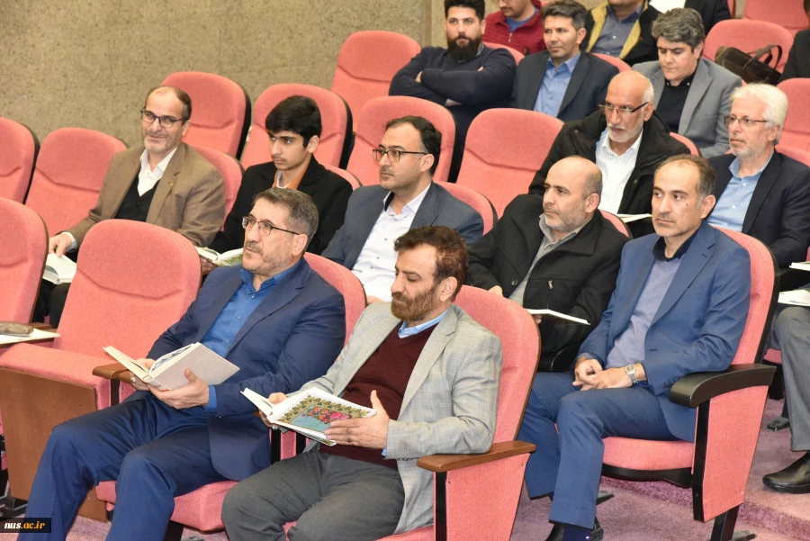 در دهمین روز از ماه مبارک رمضان برگزار شد:

محفل انس با قرآن در دانشگاه ملی مهارت با حضور استادان قرآنی و قاریان بین‌المللی 40