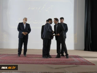 باحضورمعاونت دانشجویی فرهنگی دانشگاه صورت گرفت:

آیین تکریم رئیس پیشین و معارفه سرپرست دانشگاه ملی مهارت استان کرمانشاه 3