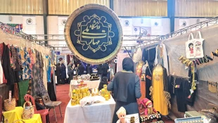 با حضور معاون توسعه اشتغال وزارت تعاون، کار و رفاه اجتماعی آغاز به کار کرد:

برپایی هشتمین بازارچه دانشجویی دانشگاه ملی مهارت در دانشکده دکتر شریعتی تهران 10