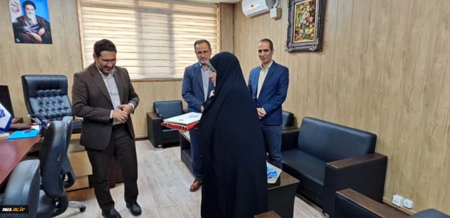 تقدیر معاون فرهنگی، دانشجویی از همکاران حوزه مشاوره به مناسبت روز جهانی روانشناس و مشاور
 2