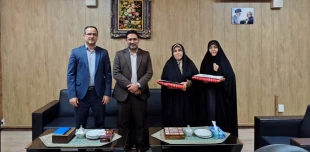 تقدیر معاون فرهنگی، دانشجویی از همکاران حوزه مشاوره به مناسبت روز جهانی روانشناس و مشاور
 2
