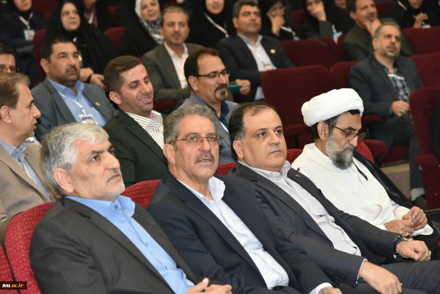 با حضور دکتر سیمایی و دکتر مهاجرانی در اجلاس رؤسای دانشکده‌ها و آموزشکده‌‌های دانشگاه ملی مهارت: 

تجلیل از سرآمدان آموزشی دانشگاه ملی مهارت 6