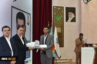 با حضور دکتر سیمایی و دکتر مهاجرانی در اجلاس رؤسای دانشکده‌ها و آموزشکده‌‌های دانشگاه ملی مهارت: 

تجلیل از سرآمدان آموزشی دانشگاه ملی مهارت 24