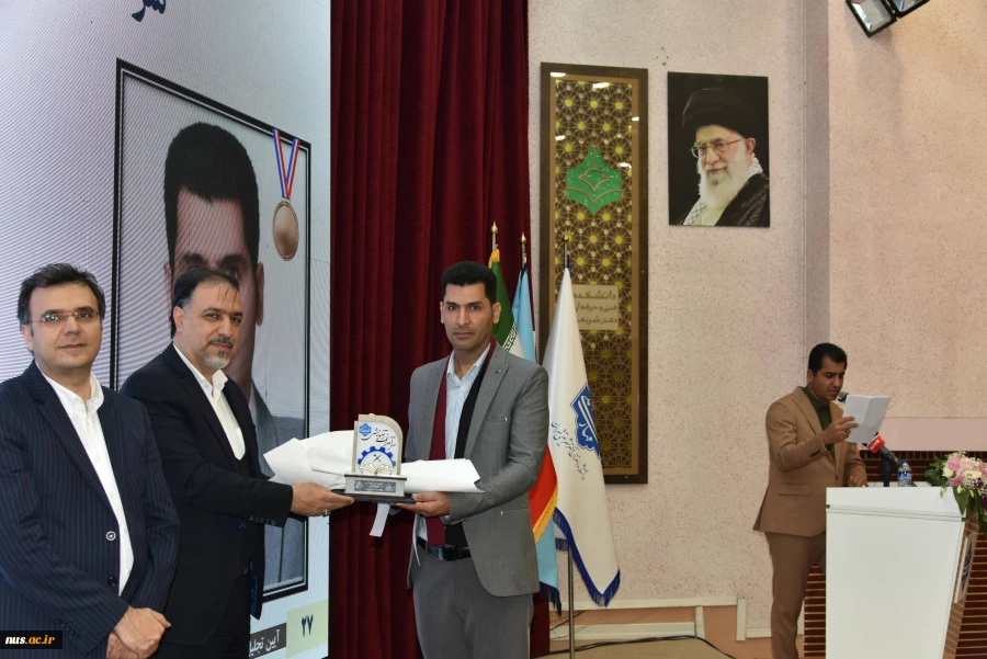 با حضور دکتر سیمایی و دکتر مهاجرانی در اجلاس رؤسای دانشکده‌ها و آموزشکده‌‌های دانشگاه ملی مهارت: 

تجلیل از سرآمدان آموزشی دانشگاه ملی مهارت 24