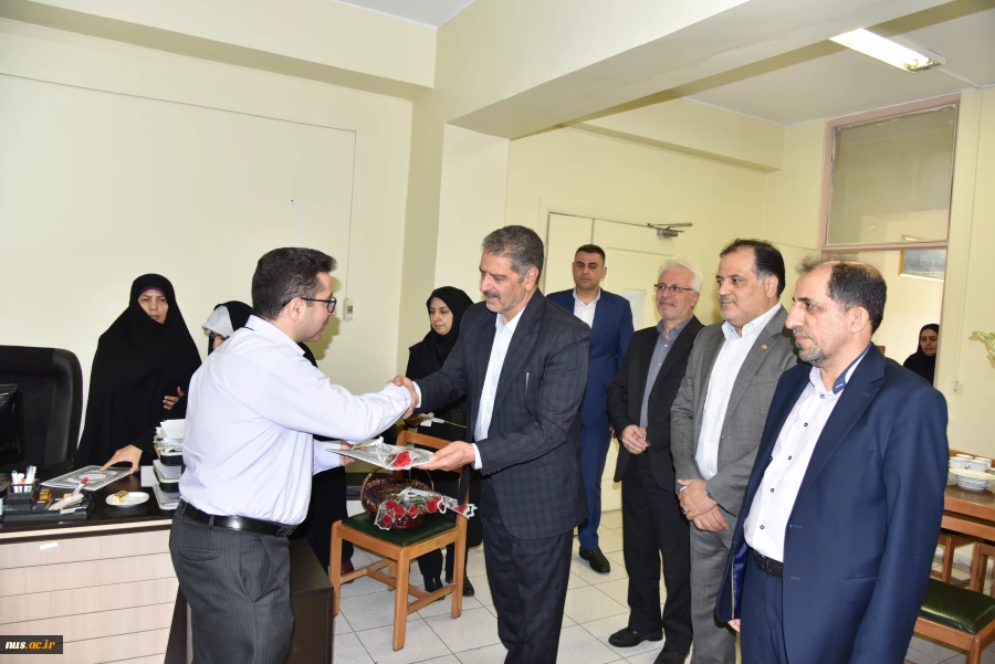 به مناسبت روز معلم و با حضور ریاست دانشگاه ملی مهارت صورت گرفت:
تجلیل از استادان برجسته دانشکده دختران ولیعصر (عج) 2