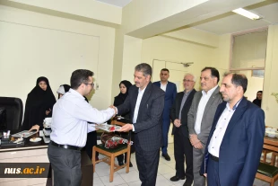 به مناسبت روز معلم و با حضور ریاست دانشگاه ملی مهارت صورت گرفت:

تجلیل از استادان برجسته دانشکده دختران ولیعصر (عج) 9
