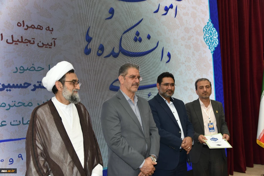 تجلیل از رؤسای استانی در برپایی هشتمین بازارچه دانشجویی دانشگاه ملی مهارت 8